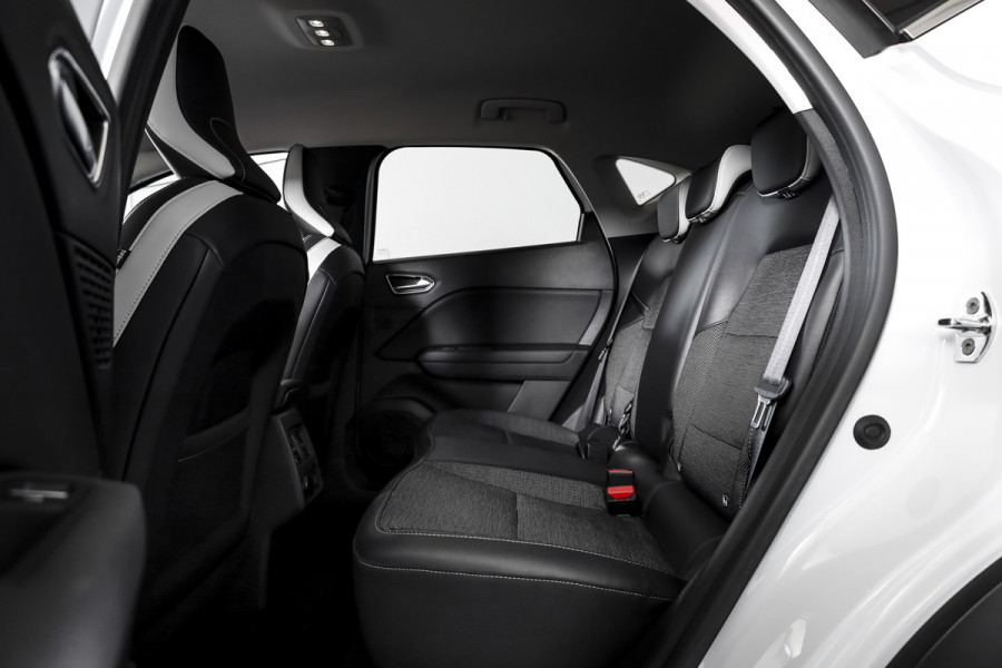 Renault Captur 1.3 TCe 130 PK Intens - Automaat | Dig. Cockpit | Adapt. Cruise | PDC | Camera | NAV + App. Connect | ECC | DAB | LM 18" |