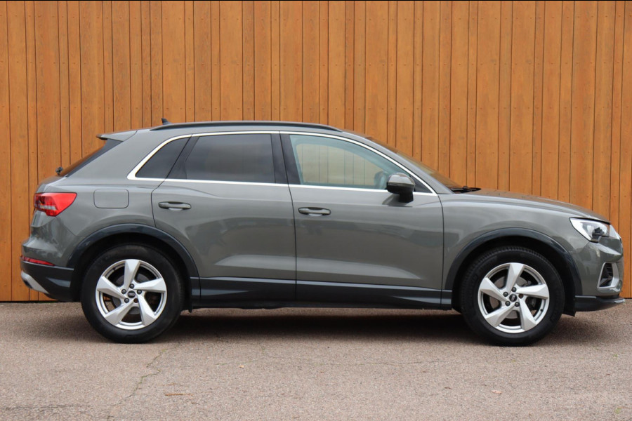 Audi Q3 35 TFSI S edition el.klep stoelverw. Audi Q3 35 TFSI S edition el.klep stoelverw.