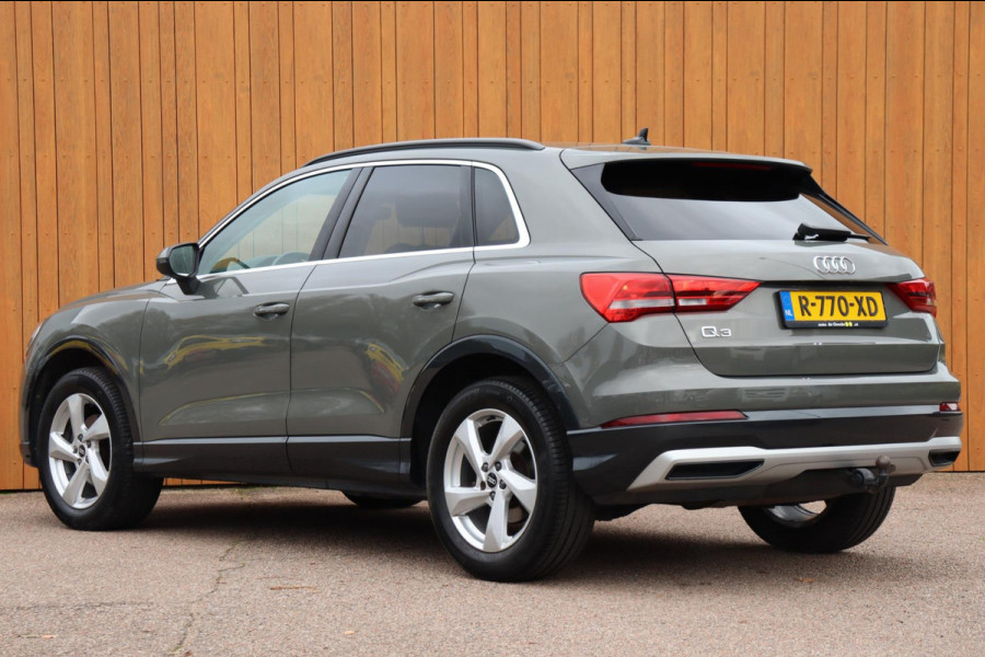 Audi Q3 35 TFSI S edition el.klep stoelverw. Audi Q3 35 TFSI S edition el.klep stoelverw.