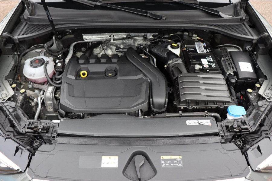 Audi Q3 35 TFSI S edition el.klep stoelverw. Audi Q3 35 TFSI S edition el.klep stoelverw.