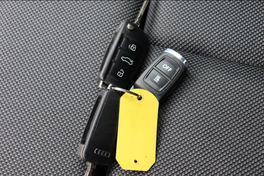 Audi Q3 35 TFSI S edition el.klep stoelverw. Audi Q3 35 TFSI S edition el.klep stoelverw.