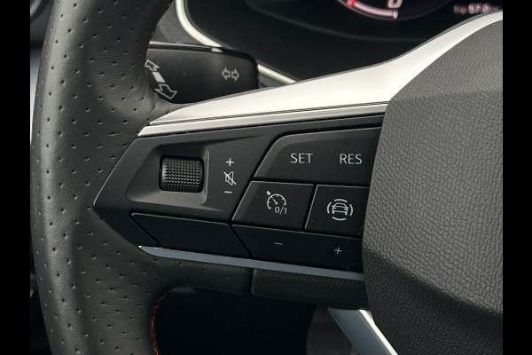 Seat Ibiza 1.0 TSI FR Business Intense Plus | Virtual Cockpit | Camera | LED | 18 inch Seat Ibiza 1.0 TSI FR Business Intense Plus | Virtual Cockpit | Camera | LED | 18 inch