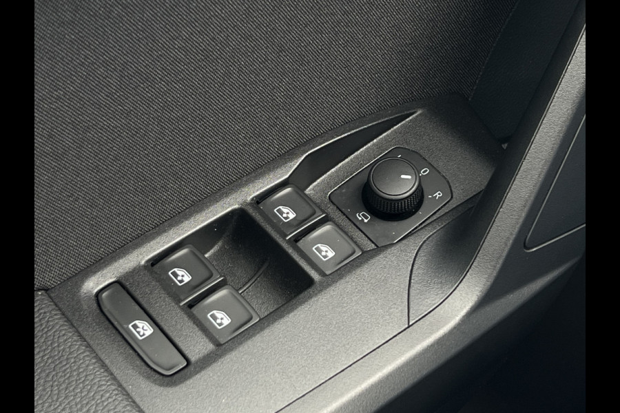 Seat Ibiza 1.0 TSI FR Business Intense Plus | Virtual Cockpit | Camera | LED | 18 inch Seat Ibiza 1.0 TSI FR Business Intense Plus | Virtual Cockpit | Camera | LED | 18 inch