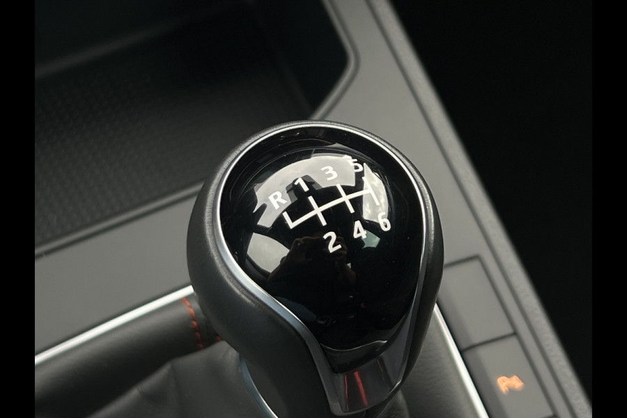 Seat Ibiza 1.0 TSI FR Business Intense Plus | Virtual Cockpit | Camera | LED | 18 inch Seat Ibiza 1.0 TSI FR Business Intense Plus | Virtual Cockpit | Camera | LED | 18 inch