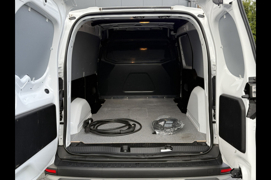 Nissan Townstar N-Connecta TEKNA L2H1 / 45 kWh / 100% Elektrisch / Fabrieksgarantie / 5.907 km / Camera / ECC / Cruise / Apple carplay / Android Nissan Townstar N-Connecta TEKNA L2H1 / 45 kWh / 100% Elektrisch / Fabrieksgarantie / 5.907 km / Camera / ECC / Cruise / Apple carplay / Android