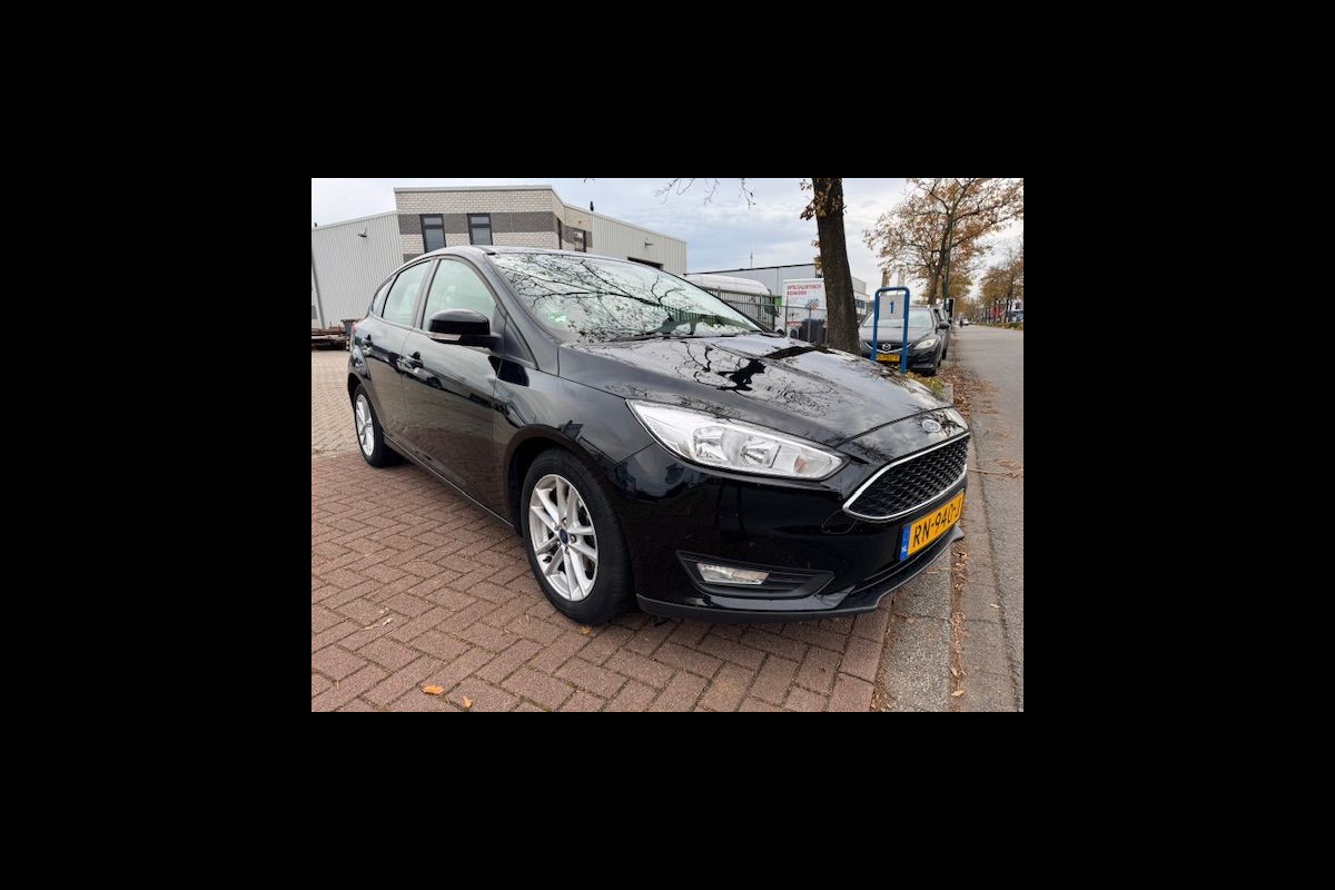 Ford Focus 1.0 125pk 5deurs Lease Edition Airco/ECC,Navigatie,Leder Interieur Ford Focus 1.0 125pk 5deurs Lease Edition Airco/ECC,Navigatie,Leder Interieur