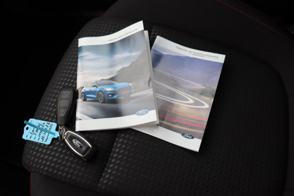 Ford FOCUS Wagon 1.5 EcoBoost ST Line X Business org.NL trekhaak a.camera el.klep winter-pack