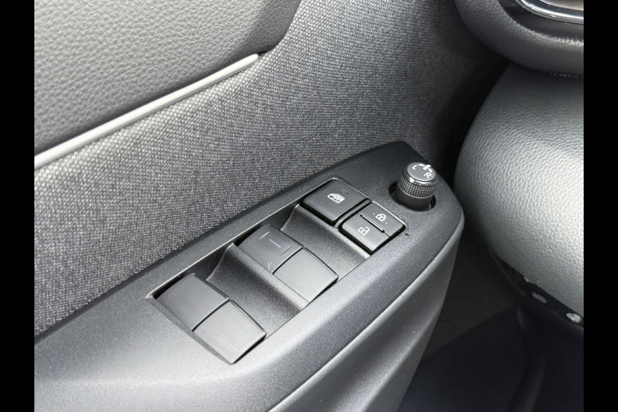 Toyota Yaris Cross 1.5 Hybrid Dynamic | CarPlay | Camera | ACC | Keyless | LED | DAB | 17 inch