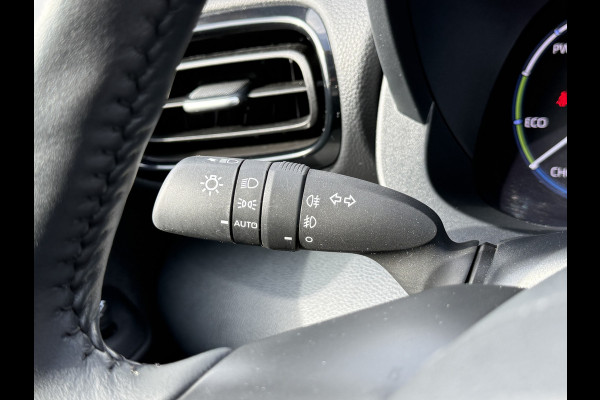 Toyota Yaris Cross 1.5 Hybrid Dynamic | CarPlay | Camera | ACC | Keyless | LED | DAB | 17 inch