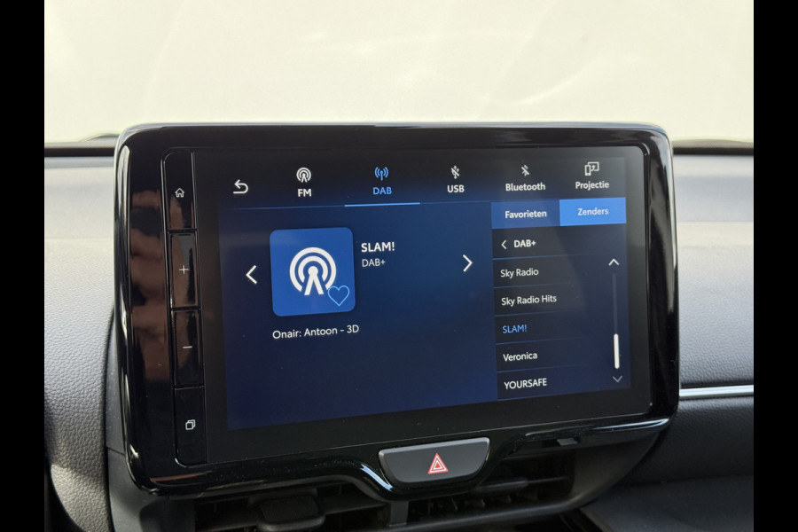 Toyota Yaris Cross 1.5 Hybrid Dynamic | CarPlay | Camera | ACC | Keyless | LED | DAB | 17 inch
