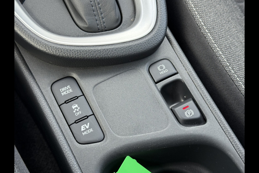 Toyota Yaris Cross 1.5 Hybrid Dynamic | CarPlay | Camera | ACC | Keyless | LED | DAB | 17 inch