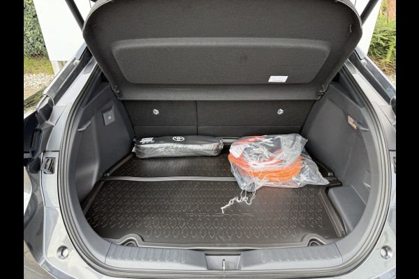 Toyota C-HR 2.0 Plug-in Hybrid 220 Dynamic | ACC | Camera | Navi XL | Keyless | Winter-Pakket | 18 inch