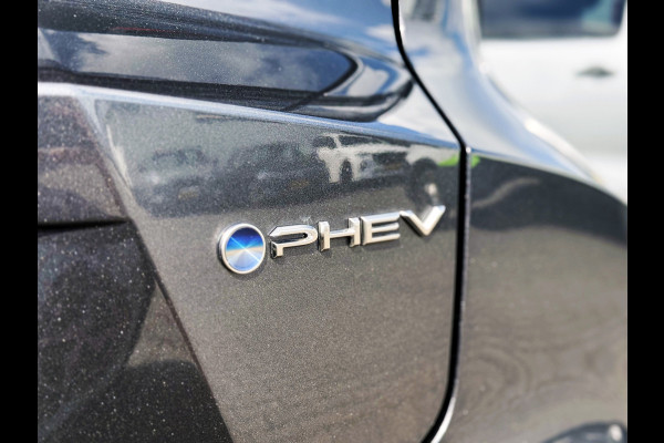 Toyota C-HR 2.0 Plug-in Hybrid 220 Dynamic | ACC | Camera | Navi XL | Keyless | Winter-Pakket | 18 inch