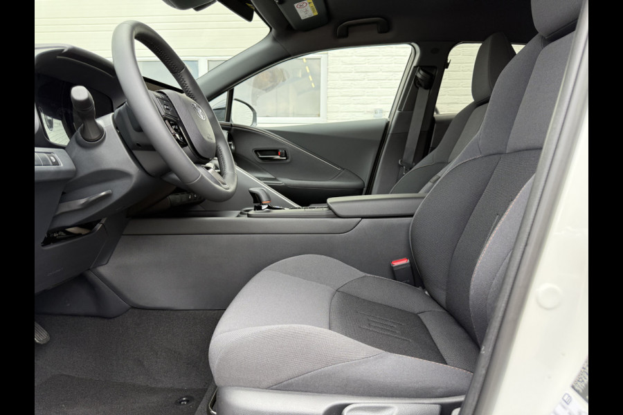 Toyota C-HR 2.0 Hybrid 200 Dynamic Bi-Tone | ZONDER STEKKER! | Navi XL | ACC | Camera | Keyless | LED | 18 inch