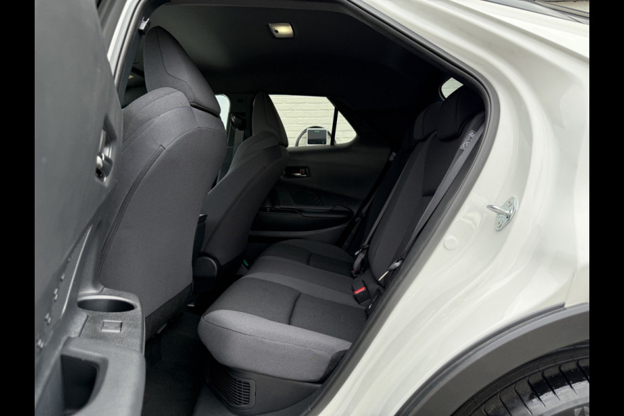 Toyota C-HR 2.0 Hybrid 200 Dynamic Bi-Tone | ZONDER STEKKER! | Navi XL | ACC | Camera | Keyless | LED | 18 inch