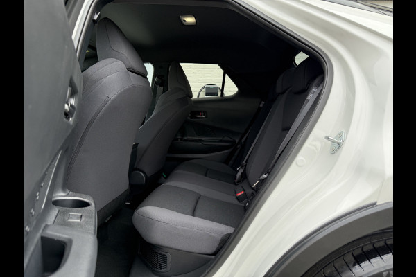 Toyota C-HR 2.0 Hybrid 200 Dynamic Bi-Tone | ZONDER STEKKER! | Navi XL | ACC | Camera | Keyless | LED | 18 inch