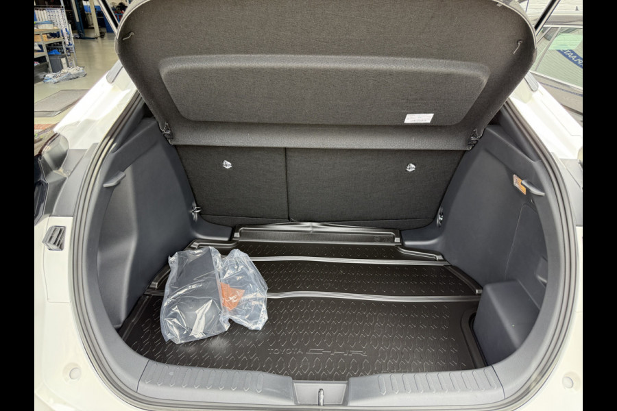 Toyota C-HR 2.0 Hybrid 200 Dynamic Bi-Tone | ZONDER STEKKER! | Navi XL | ACC | Camera | Keyless | LED | 18 inch