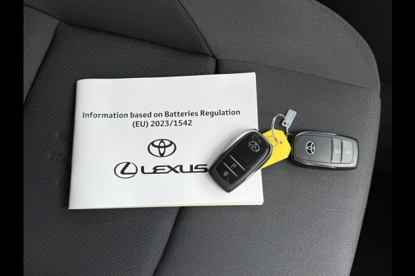 Toyota C-HR 2.0 Hybrid 200 Dynamic Bi-Tone | ZONDER STEKKER! | Navi XL | ACC | Camera | Keyless | LED | 18 inch