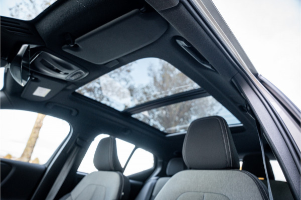 Volvo XC40 1.5 T2 Business Pro Aut.8 ** Panodak ** Camera ** 19inch ** Winter-line NAP!!