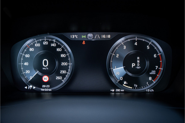 Volvo XC40 1.5 T2 Business Pro Aut.8 ** Panodak ** Camera ** 19inch ** Winter-line NAP!!