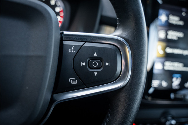 Volvo XC40 1.5 T2 Business Pro Aut.8 ** Panodak ** Camera ** 19inch ** Winter-line NAP!!