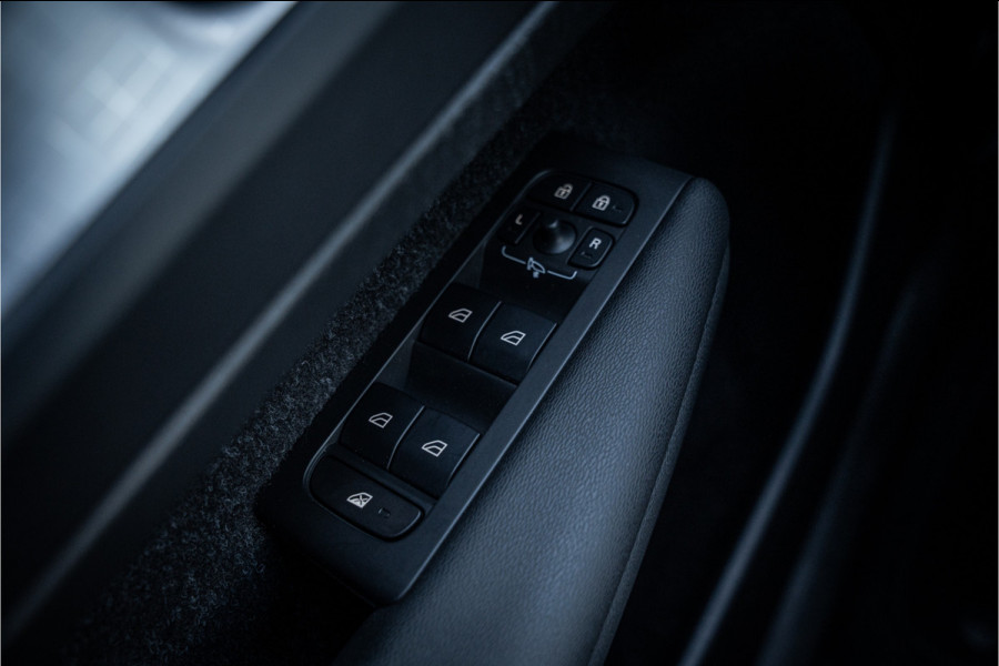 Volvo XC40 1.5 T2 Business Pro Aut.8 ** Panodak ** Camera ** 19inch ** Winter-line NAP!!