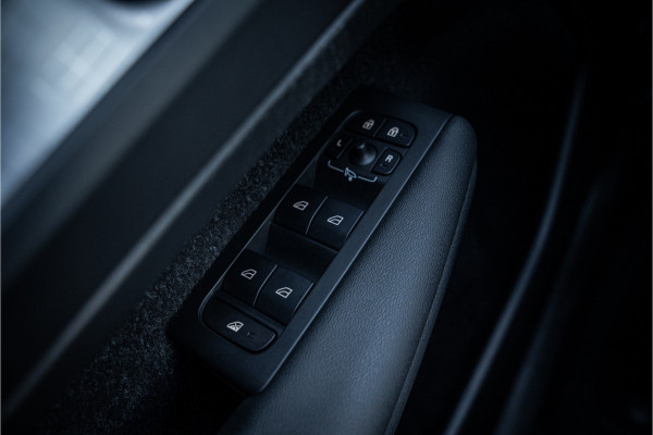 Volvo XC40 1.5 T2 Business Pro Aut.8 ** Panodak ** Camera ** 19inch ** Winter-line NAP!!