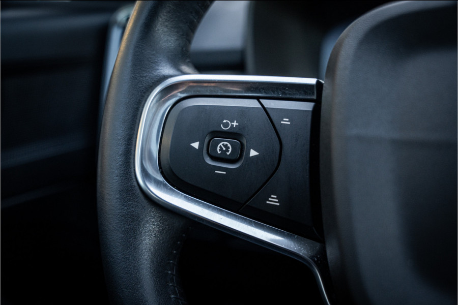 Volvo XC40 1.5 T2 Business Pro Aut.8 ** Panodak ** Camera ** 19inch ** Winter-line NAP!!