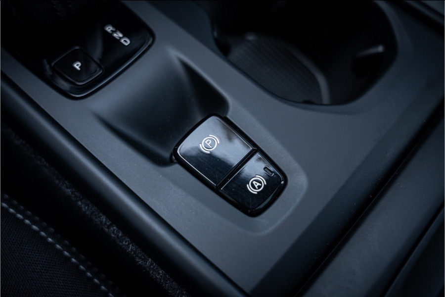 Volvo XC40 1.5 T2 Business Pro Aut.8 ** Panodak ** Camera ** 19inch ** Winter-line NAP!!