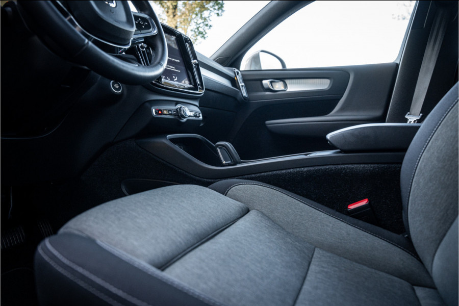 Volvo XC40 1.5 T2 Business Pro Aut.8 ** Panodak ** Camera ** 19inch ** Winter-line NAP!!