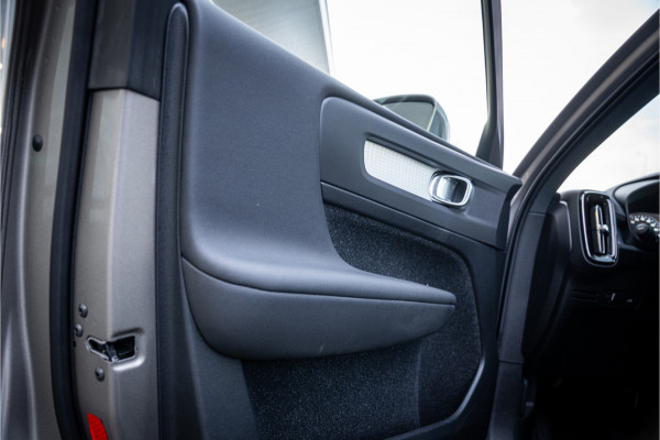 Volvo XC40 1.5 T2 Business Pro Aut.8 ** Panodak ** Camera ** 19inch ** Winter-line NAP!!