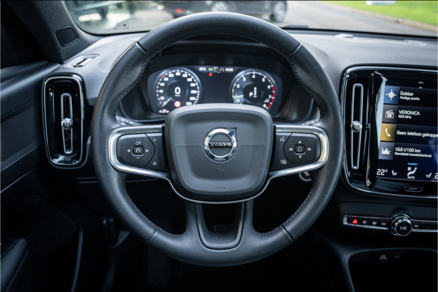 Volvo XC40 1.5 T2 Business Pro Aut.8 ** Panodak ** Camera ** 19inch ** Winter-line NAP!!