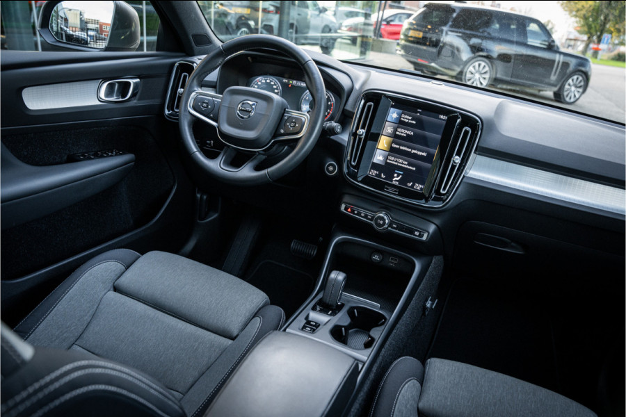 Volvo XC40 1.5 T2 Business Pro Aut.8 ** Panodak ** Camera ** 19inch ** Winter-line NAP!!