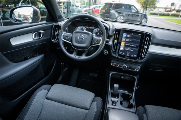 Volvo XC40 1.5 T2 Business Pro Aut.8 ** Panodak ** Camera ** 19inch ** Winter-line NAP!!