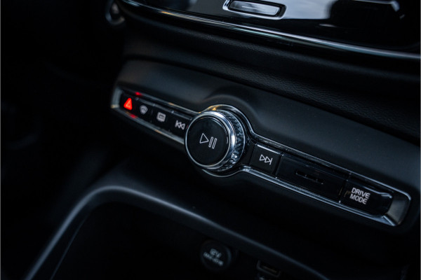 Volvo XC40 1.5 T2 Business Pro Aut.8 ** Panodak ** Camera ** 19inch ** Winter-line NAP!!