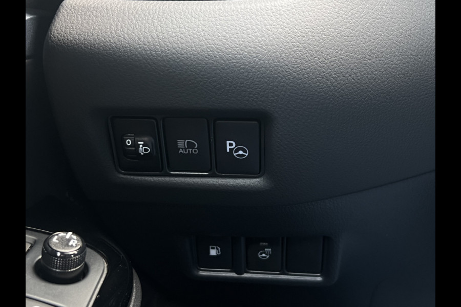 Toyota C-HR 2.0 Hybrid Bi-Tone | Navi | Carplay | Dodehoek | Park Assist | Camera