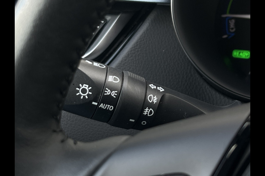 Toyota C-HR 2.0 Hybrid Bi-Tone | Navi | Carplay | Dodehoek | Park Assist | Camera