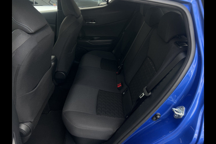 Toyota C-HR 2.0 Hybrid Bi-Tone | Navi | Carplay | Dodehoek | Park Assist | Camera