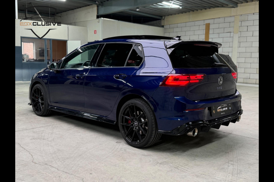 Volkswagen Golf 1.4 eHybrid GTE Pano/Camera/Keyless Volkswagen Golf 1.4 eHybrid GTE Pano/Camera/Keyless