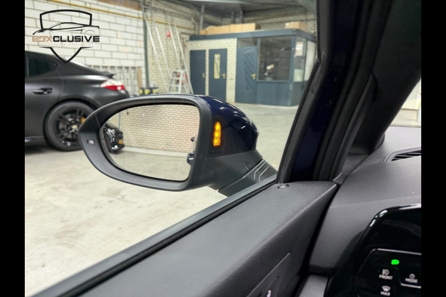 Volkswagen Golf 1.4 eHybrid GTE Pano/Camera/Keyless Volkswagen Golf 1.4 eHybrid GTE Pano/Camera/Keyless