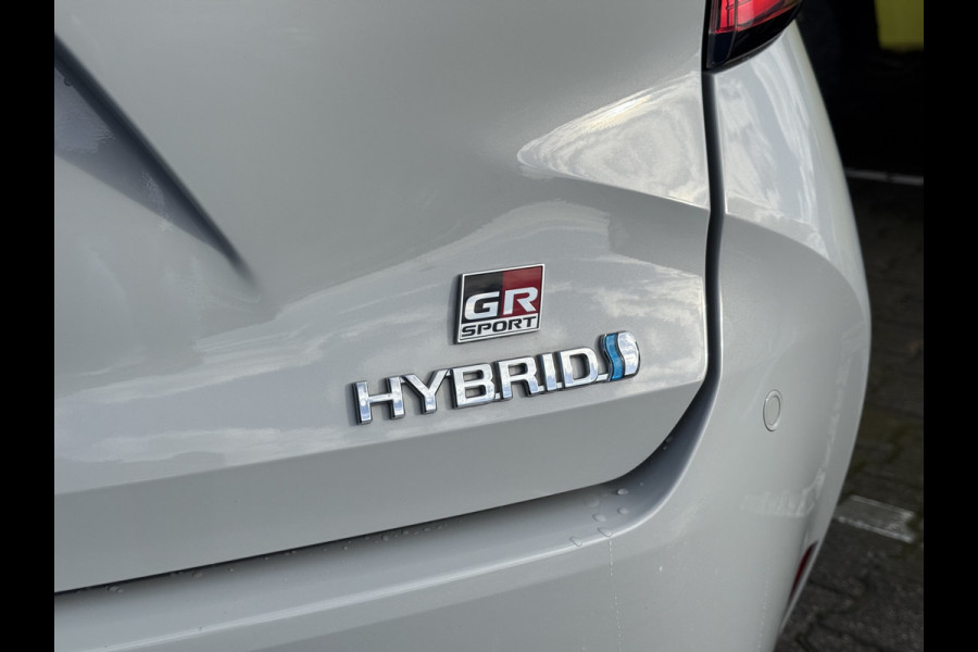 Toyota Corolla Touring Sports 2.0 Hybrid Business GR-Sport | Pano | Trekhaak | JBL | ACC | Keyless | LED | 18 inch