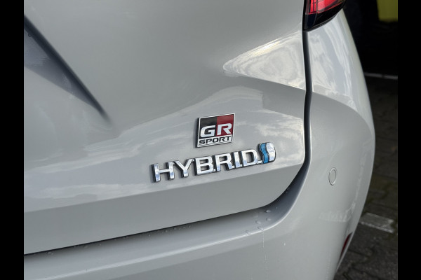 Toyota Corolla Touring Sports 2.0 Hybrid Business GR-Sport | Pano | Trekhaak | JBL | ACC | Keyless | LED | 18 inch