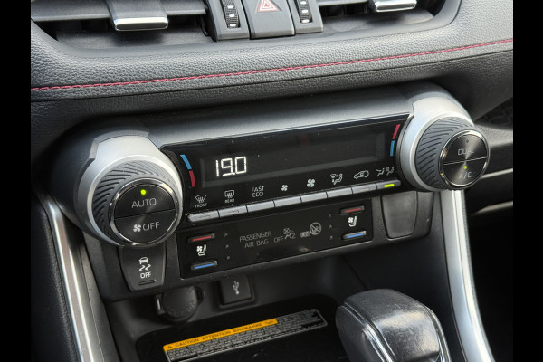 Toyota RAV4 2.5 Plug-in Hybrid AWD Bi-Tone Plus | Trekhaak | Memory | CarPlay | ACC | Camera | 19 inch