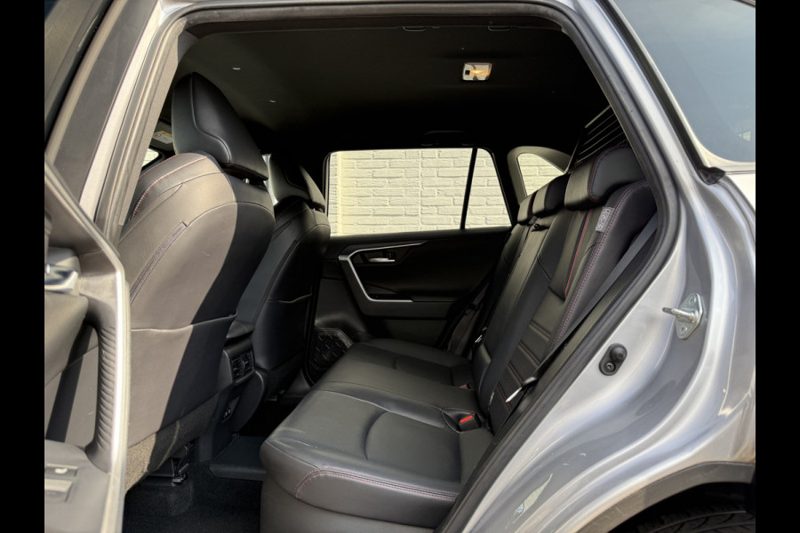 Toyota RAV4 2.5 Plug-in Hybrid AWD Bi-Tone Plus | Trekhaak | Memory | CarPlay | ACC | Camera | 19 inch