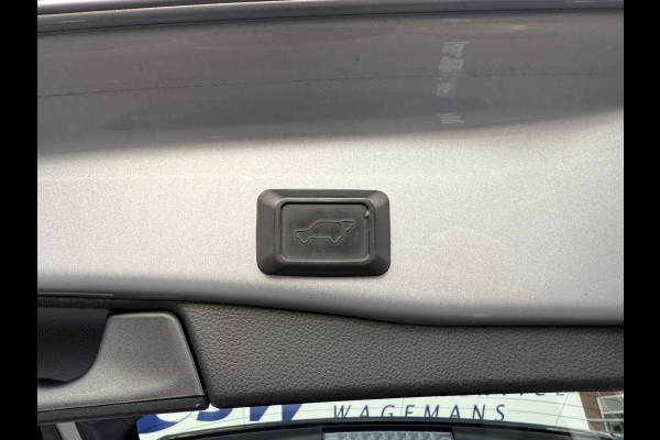 Toyota RAV4 2.5 Plug-in Hybrid AWD Bi-Tone Plus | Trekhaak | Memory | CarPlay | ACC | Camera | 19 inch