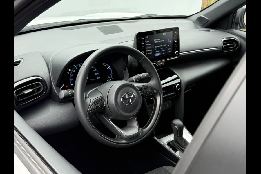Toyota Yaris Cross 1.5 Hybrid Dynamic | CarPlay | ACC | Camera | LED | DAB | 17 inch