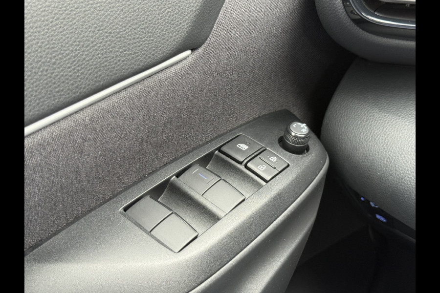 Toyota Yaris Cross 1.5 Hybrid Dynamic | CarPlay | ACC | Camera | LED | DAB | 17 inch