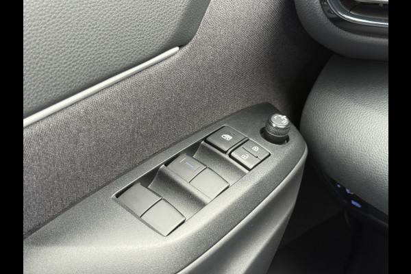 Toyota Yaris Cross 1.5 Hybrid Dynamic | CarPlay | ACC | Camera | LED | DAB | 17 inch