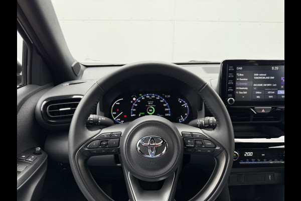 Toyota Yaris Cross 1.5 Hybrid Dynamic | CarPlay | ACC | Camera | LED | DAB | 17 inch