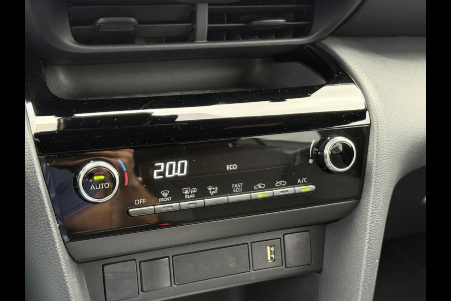 Toyota Yaris Cross 1.5 Hybrid Dynamic | CarPlay | ACC | Camera | LED | DAB | 17 inch